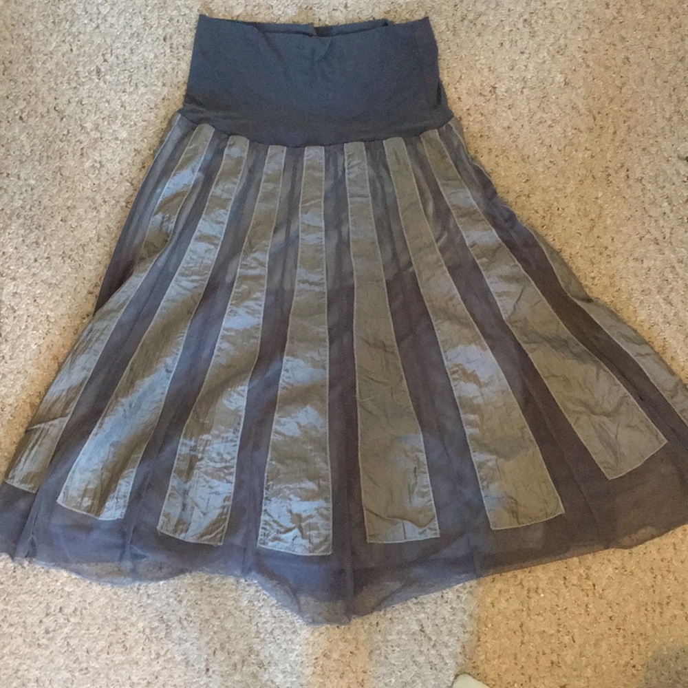 Ariella gray and metallic 3 tier taffeta skirt size 10